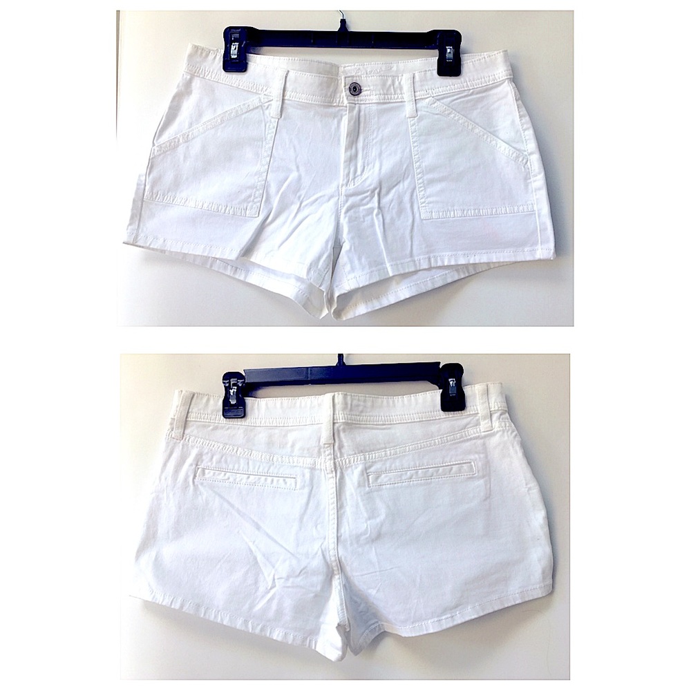 ARIZONA JEAN COMPANY- Women Jr's Shortie Shorts - WHITE - Size 11 - NWOT